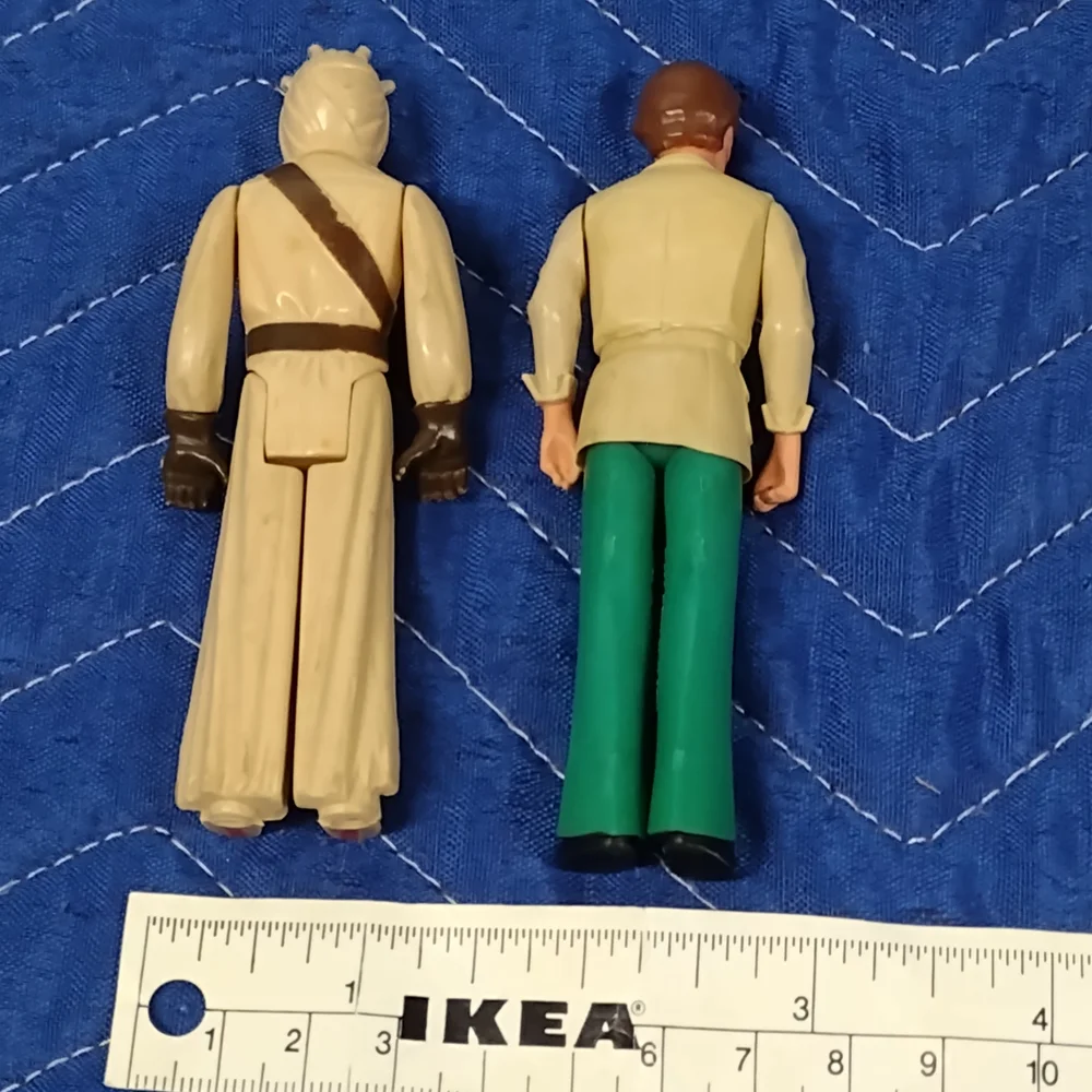 Star Wars Action Figure Set with Beige and Green Outfits - Picture 4 of 5